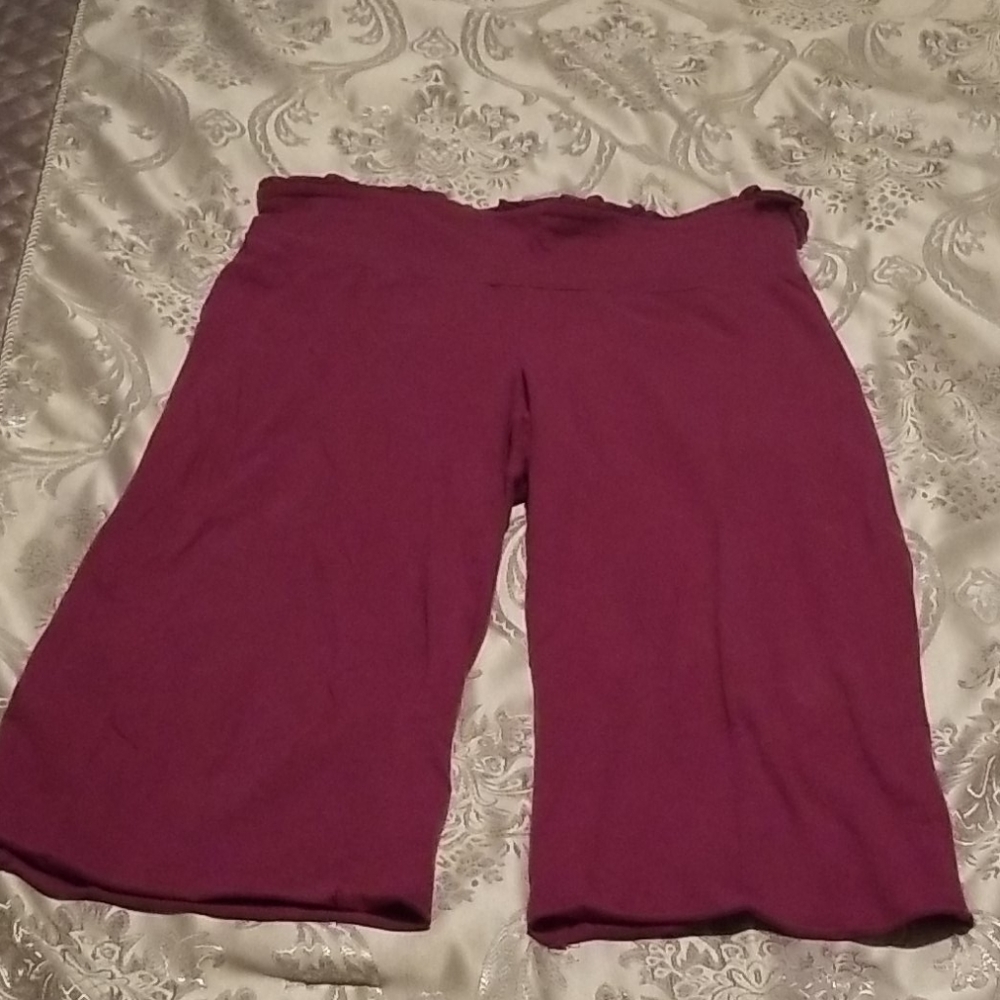 Mossimo Capri Pants